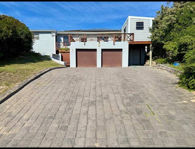 3 BEDROOM HOUSE FOR SALE IN CANNON ROCKS